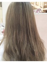 ヘアーラブジュエル(Hair Love JEWEL) オリーブベージュ＋ハイライトで外国人カラーに！！