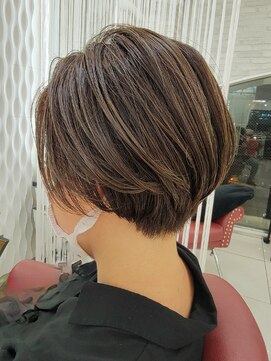 クオリス 赤塚店(QUALIS) 大人可愛い20代30代40代小顔ワンサイドショートボブ丸み前下がり