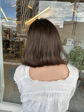 テオ(Theo) グレーベージュ ベビーピンクニュアンスカラー アッシュブラック