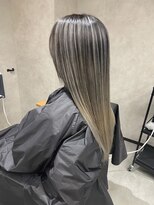 サニー 渋谷(SUNNY)&nbsp;バレイヤージュ、ハイライト、レイヤーロング、グレーベージュ