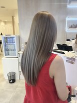 プラス ファースト ヘア(Plus 1st)&nbsp;ミルクティーグレージュ×ハイトーン×ストレート