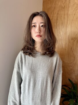 リノア 鵠沼海岸(LINOA) デザインカラー/レイヤーカット/ウェットヘア/オリーブベージュ