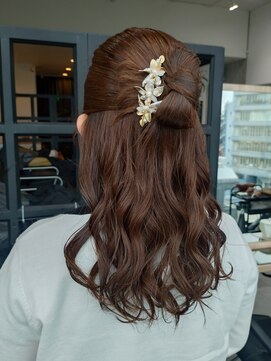 ディーエックス ウエスト(Dxxxx WEST) カチモリ風ハーフアップ