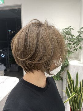 エレ 博多(ere) 大人美人ショート/レイヤーカット/白髪ぼかし博多