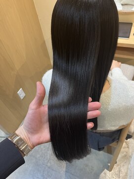 ソウスシア(SOURCE cia) 髪質改善縮毛矯正メテオストレート【佐藤和弥】