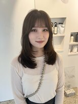 キジ(KIJI)&nbsp;レイヤーカット × オリーブカラー