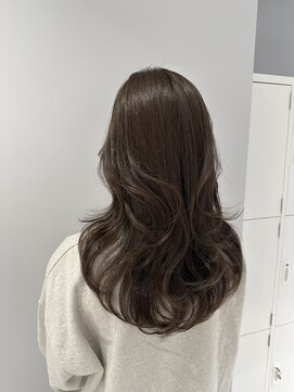 ムード(MOOD,) ダークアッシュ/ミディアムレイヤーカット/大人ガーリー/銀座