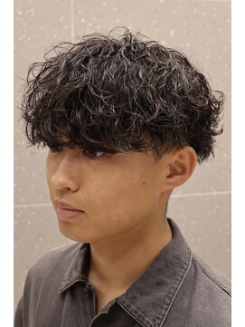 リスター(ReStar) 心斎橋ツイストスパイラルパーマ波巻きフェザーマッシュ