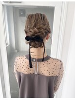 カフネ(KAHUNE) 【ルーズシニヨン】×リボンバレッタ