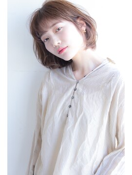 アンヘアー 元町三宮(UNHAIR) ゆるふわ巻き×耳だしショートボブ×ミルクチョコレート