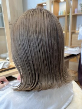 バイオレット ナゴヤ(Violet Nagoya) 【ブリーチ】シルバー/ベージュ/ハイトーンカラー/