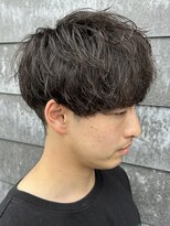 ヒュイル バイ ニアウ(Hwyl by Niau)&nbsp;メンズマッシュツーブロックシャドウパーマニュアンスパーマ眉毛