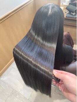 アメリア 宝塚(Ameria)の写真/【真っ直ぐすぎない、ずっと触りたくなる素髪に】髪質改善で手に入れる理想のうる艶髪ストレートヘア◎