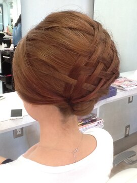 髪技空間アノン(anon) 筋編シニヨン