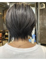 エミュー(emue)&nbsp;インスタ人気外国人風ラベージュ×外ハネハンサムショート◇中島