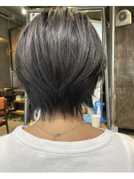 エミュー(emue) インスタ人気外国人風ラベージュ×外ハネハンサムショート◇中島