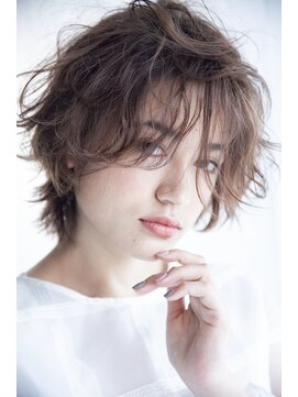 ビューティーアンドケアカロン(Beauty and Care CALON) 可憐で透明感映えるパールグレージュカラー