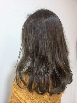 リラ(lilas) オリーブ×パーマ