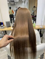 エル(EL by green) 《tomi》ブリーチ×髪質改善