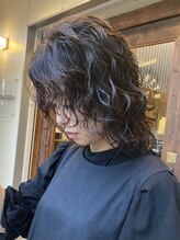 アミュレット バイ サファリ 西荻窪(AMULETTE BY SAFARI) 《お客様スタイル43》ミディアムレイヤー×ウェーブパーマ