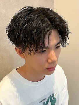 エトワールプラス 熊本 縦落ちツイストスパイラル センターパート メンズカット