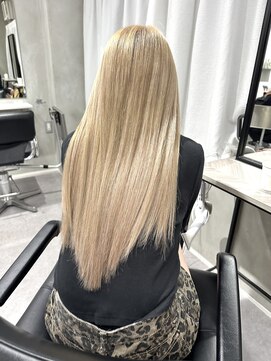 アルマバイロサ(ALMA by ROSA) ハイトーンブロンドベージュ/担当rui