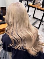 イリ 大阪(ili)&nbsp;ハイライトカラーミルクティーベージュレイヤーカット