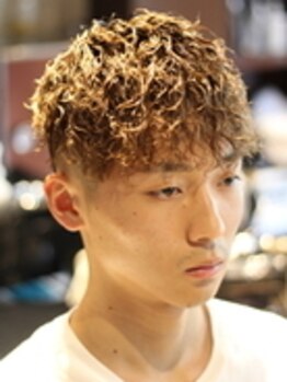 キングスマントーキョー 多摩センター2nd(KINGSMAN TOKYO)の写真/【清潔感と男らしさ】ツイストスパイラルパーマやトレンドのデザインを提案<理容室><多摩センター/メンズ>