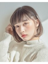 ヌフ(neuf)&nbsp;【小顔見え】透明感ブラウン×抜け感前髪のコンパクトボブ