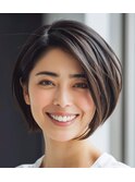 小顔前下がりショートボブ×丸みシルエット大人ナチュラル