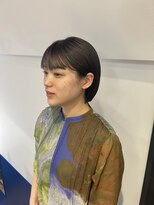 トレス(TRESS)&nbsp;内巻きボブ　レイヤーボブ　切りっぱなしボブ　オリーブカラー