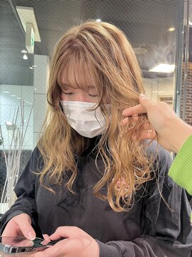 ヘアーアンドメイク ビス(HAIR&MAKE bis) ブリーチ1回でできるイエローベージュ☆【多田　華歌】