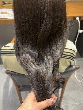 スパイスアヴェダ サロンアンドスパ 玉川高島屋SC店(SPICE AVEDA salon&spa) オリーブブラウン/赤み消し