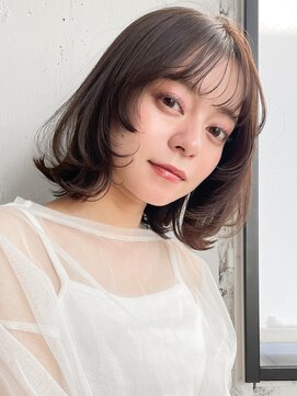 アグノス 青山(Agnos) レイヤーカット美髪外ハネボブくせ毛風カール似合わせカット