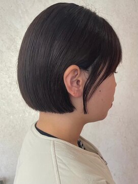 ビスクヘアデザイン(bisq hair design) ショートヘアー ブラウンカラー 前髪カット 顔まわり 韓国風