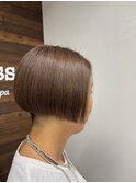 刈り上げボブ/ベージュ白髪ぼかし