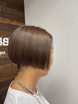 ブレス 横浜(bless) 刈り上げボブ/ベージュ白髪ぼかし