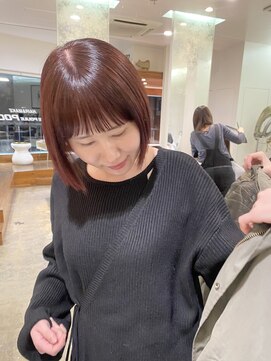 ピエドプールポッシュ(PiED DE POULE POCHE) 赤味系シンプルボブ