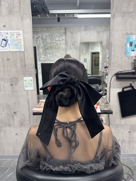 コワファースト長崎シャンプーボーイ 2nd(COIFF1RST 長崎 SHAMPOO BOY) タイトアレンジ カチモリ お呼ばれアレンジ ヘアセット