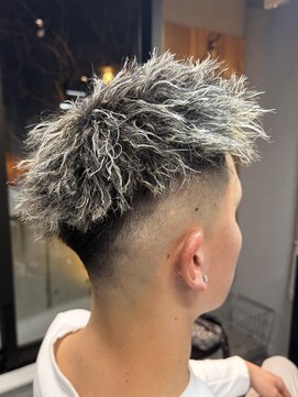 ユーゼンイーストサイドテラスホットヘアー(YUZEN EAST SIDE TERRACE HOT HAIR) ホワイトメッシュツイストフェード