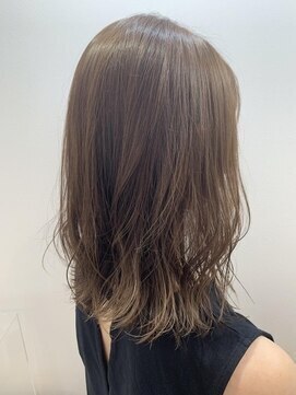 シロ(siro) 透け感ベージュカラー☆松井美咲季