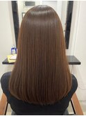 髪質改善で叶える艶やかミディアムストレート
