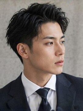 ディスイズバーバー(THIS IS BARBER) フェザーパーマ 眉カット シェービング センターパート 20代