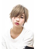 エッジィなピュアショート。