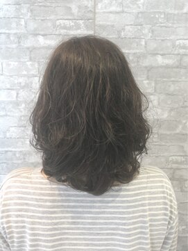 マニス(manis) 黒髪暗髪パーマスタイル美シルエットセミディ30代40代50代