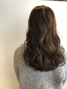 エイミー(Aimee) Aimee ゆるふわウェーブ×アッシュブラウン