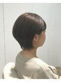 耳かけショート×アッシュカラー