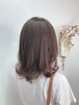 イーラ(era) 《era》ココアベージュ　こなれミディ　外ハネ　みわ