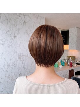 ウィクシー(wixy) 後ろ姿美人ショート