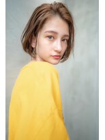 メゾンバイハバナ(maison by HAVANA)&nbsp;大人かわいいフェザーバングカーキグレージュミディアムウルフ